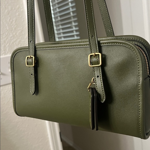 Coach Swing Zip - Olive - Picture 2 of 9